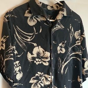 🚨Tommy Bahama M Silk Short Sleeve🚨